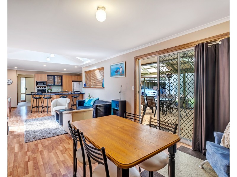 4 Windsor Court, Morphett Vale SA 5162