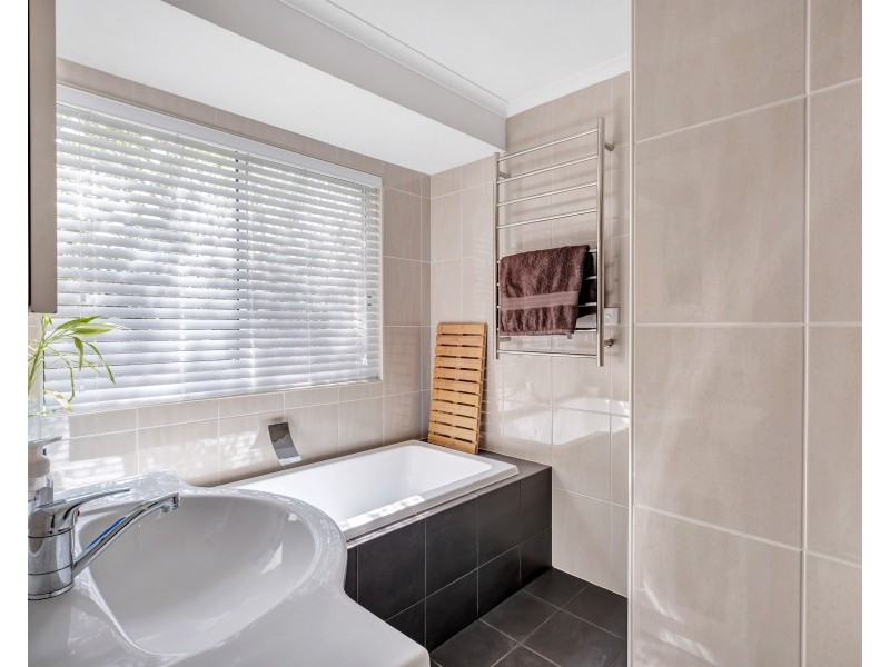 4 Windsor Court, Morphett Vale SA 5162