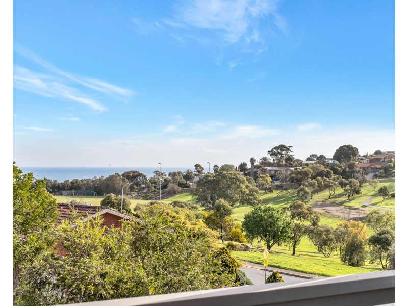 4 Rogana Crescent, Hallett Cove SA 5158