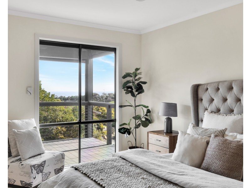 4 Rogana Crescent, Hallett Cove SA 5158