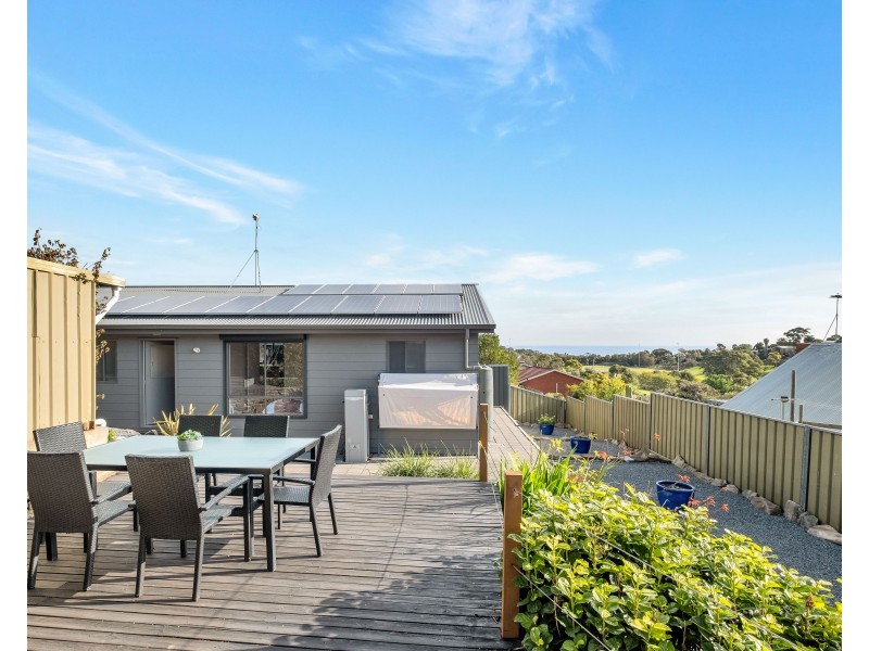 4 Rogana Crescent, Hallett Cove SA 5158