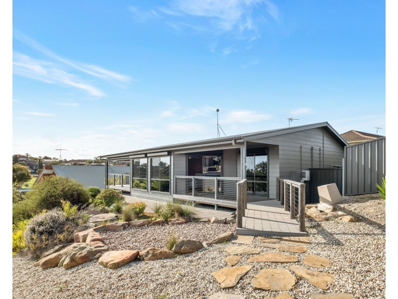 4 Rogana Crescent, Hallett Cove SA 5158
