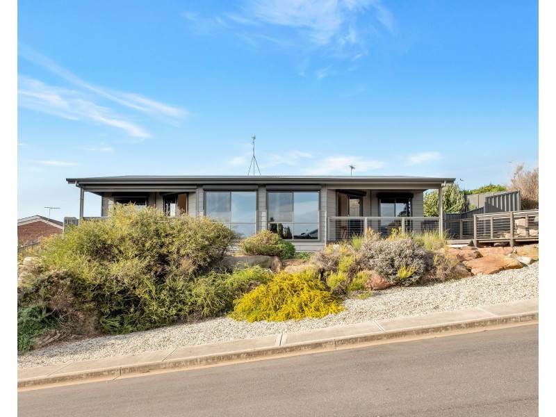 4 Rogana Crescent, Hallett Cove SA 5158