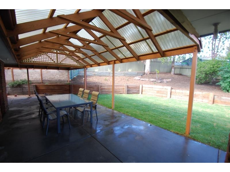 30 Glenloth Dr, Happy Valley SA 5159