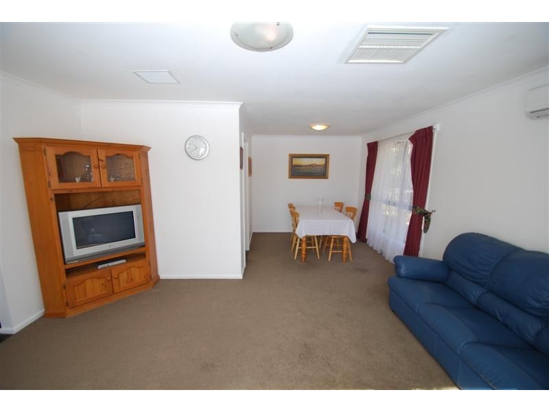 30 Glenloth Dr, Happy Valley SA 5159