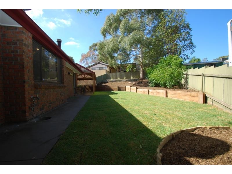 30 Glenloth Dr, Happy Valley SA 5159
