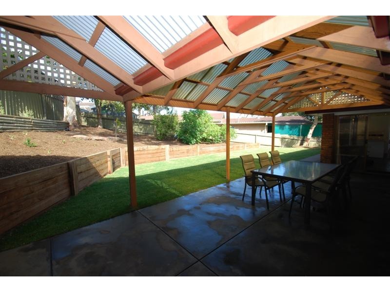 30 Glenloth Dr, Happy Valley SA 5159