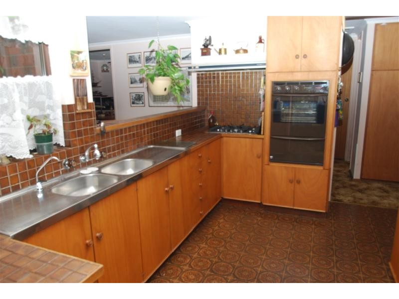 5 Adcock Ct, Happy Valley SA 5159