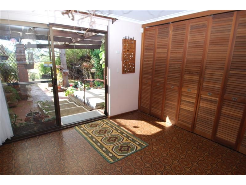 5 Adcock Ct, Happy Valley SA 5159