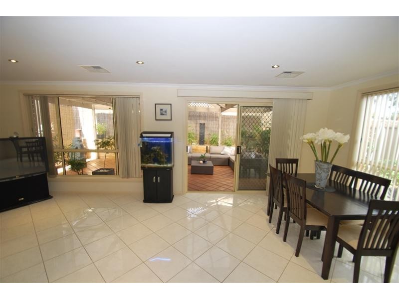 5 Benacre Cl, Happy Valley SA 5159