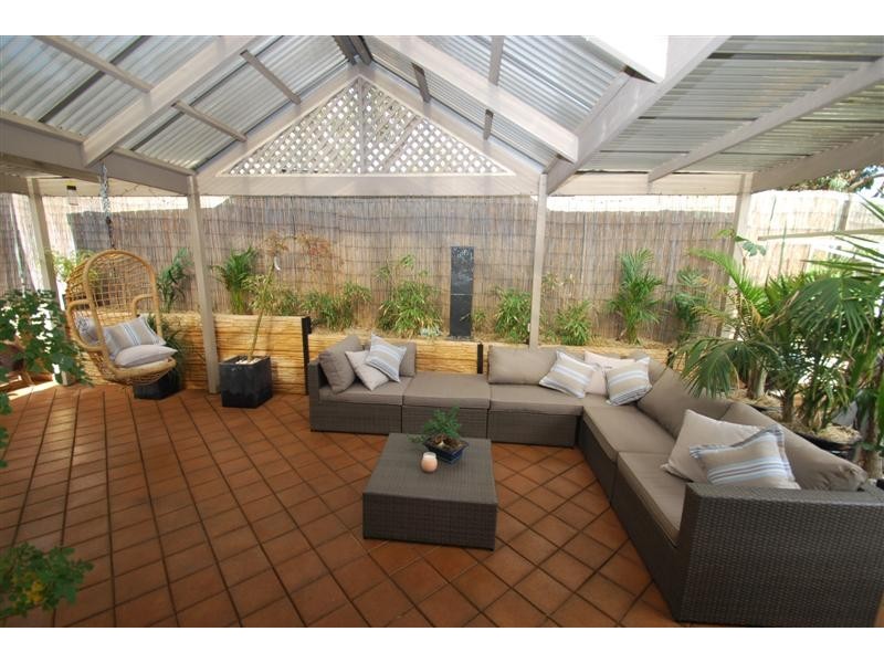 5 Benacre Cl, Happy Valley SA 5159