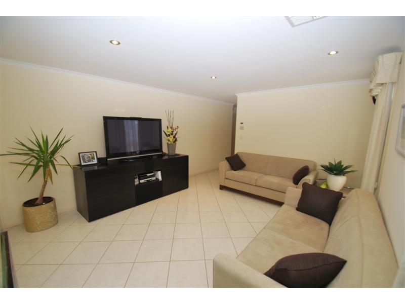5 Benacre Cl, Happy Valley SA 5159