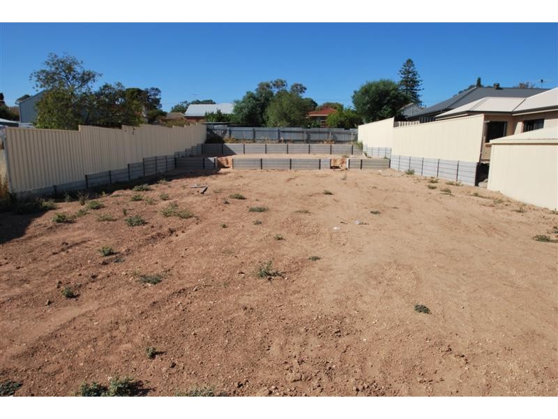 20 and 20a Amber Ave, Clearview SA 5085
