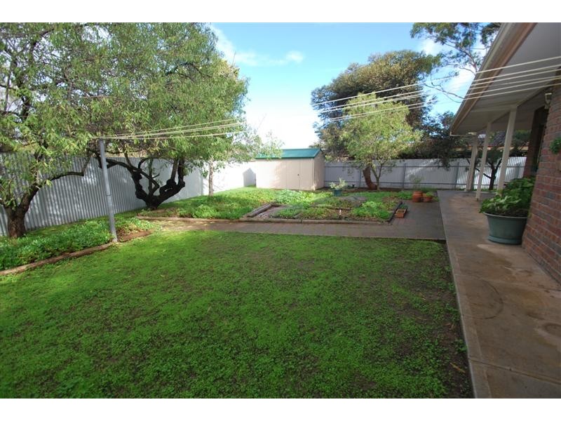 18 Attridge Road, Morphett Vale SA 5162