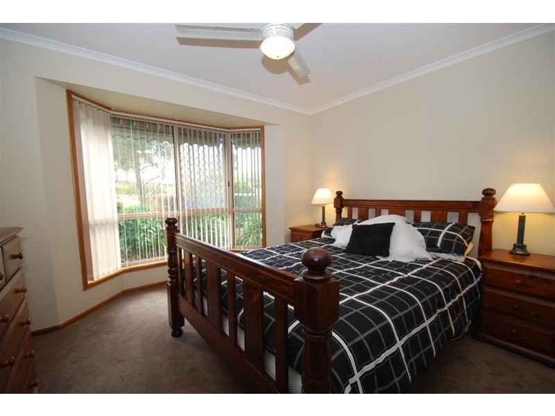 39 Estate Dr, Flagstaff Hill SA 5159