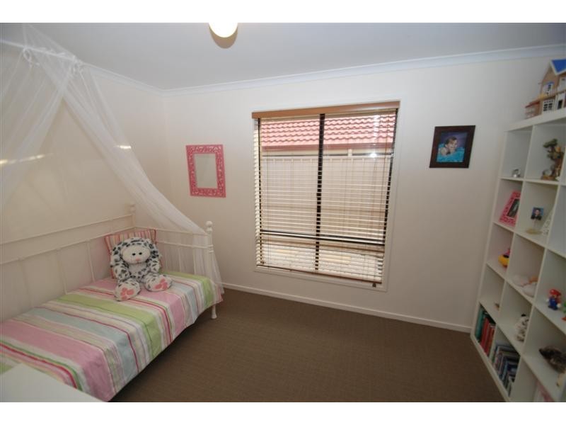 4 Benacre Cl, Happy Valley SA 5159