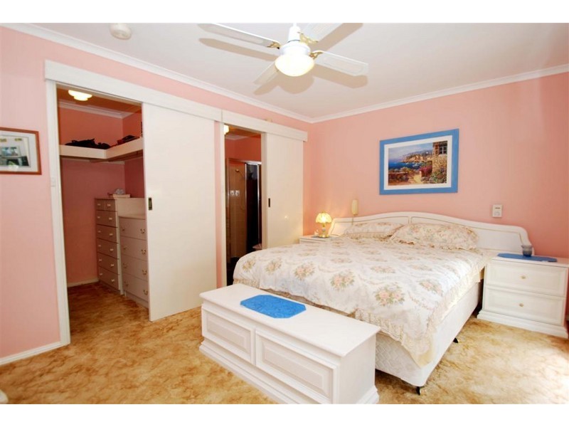 8 William Ct, Happy Valley SA 5159