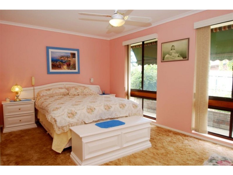 8 William Ct, Happy Valley SA 5159