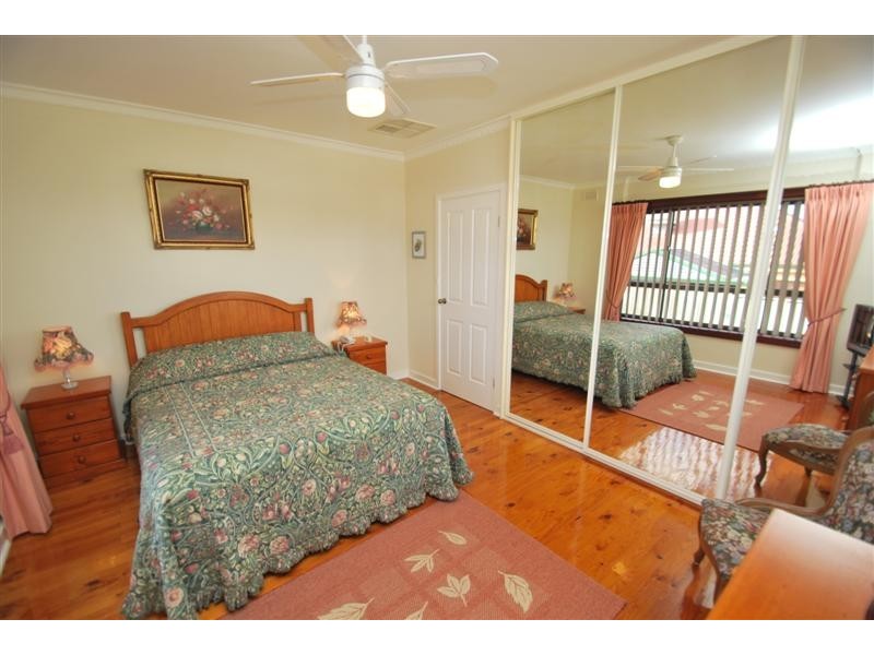 16 Old Honeypot Rd, Port Noarlunga SA 5167
