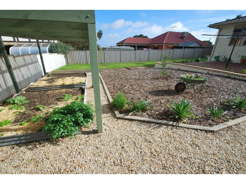 16 Old Honeypot Rd, Port Noarlunga SA 5167