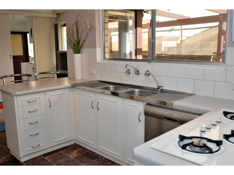 26  Amberly Drive, Happy Valley SA 5159