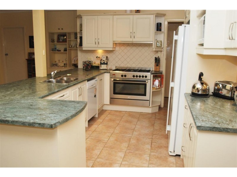 8 Radford Street, Happy Valley SA 5159