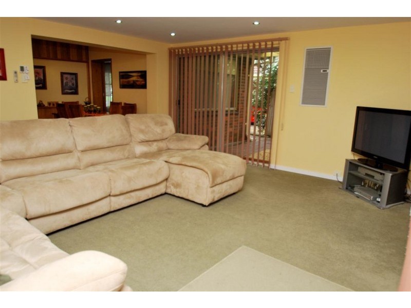 8 Radford Street, Happy Valley SA 5159