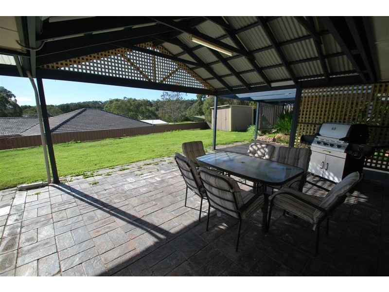 27 Richmond Gr, Onkaparinga Hills SA 5163