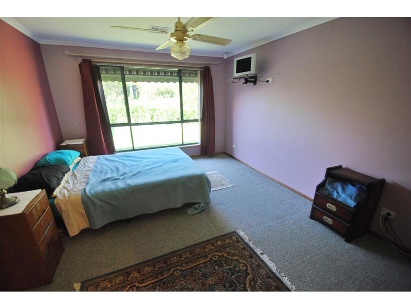 27 Richmond Gr, Onkaparinga Hills SA 5163