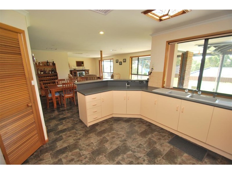 27 Richmond Gr, Onkaparinga Hills SA 5163