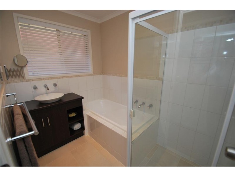 21 Verdant Pde, Woodcroft SA 5162