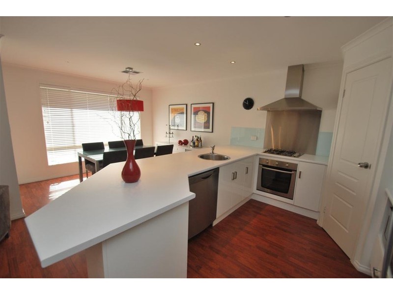 21 Verdant Pde, Woodcroft SA 5162