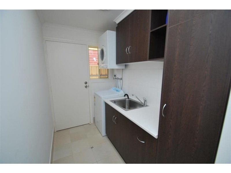 21 Verdant Pde, Woodcroft SA 5162