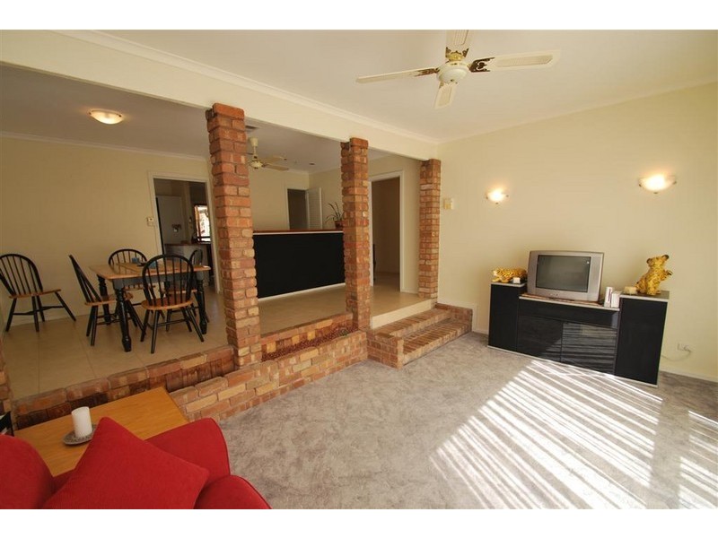 8 Blyth St, Happy Valley SA 5159