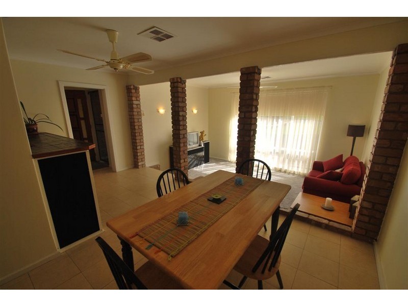 8 Blyth St, Happy Valley SA 5159