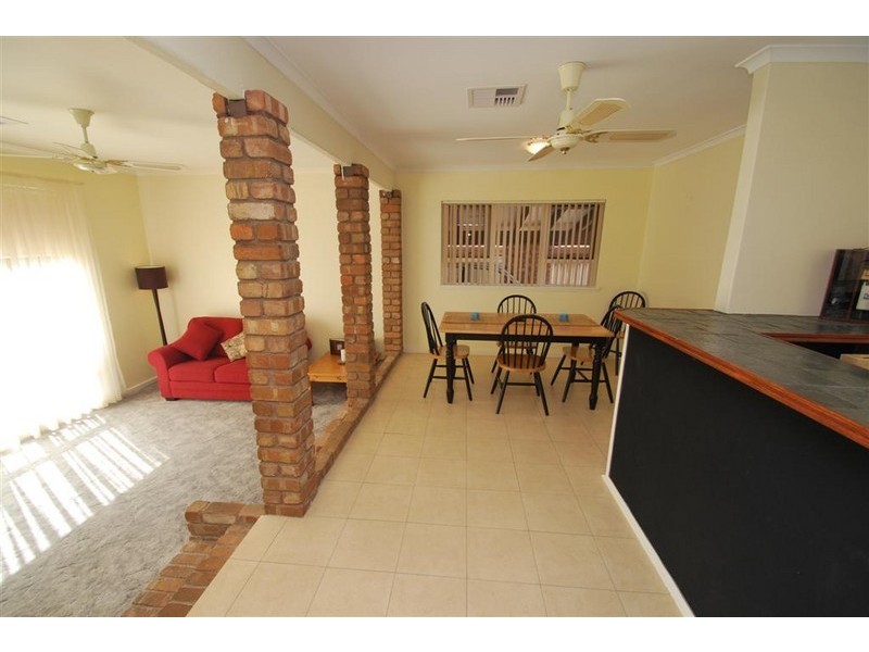 8 Blyth St, Happy Valley SA 5159