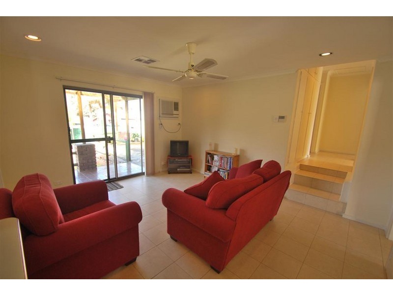 8 Blyth St, Happy Valley SA 5159