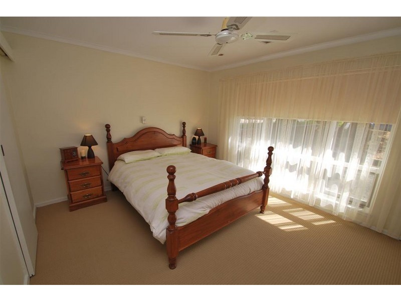 8 Blyth St, Happy Valley SA 5159