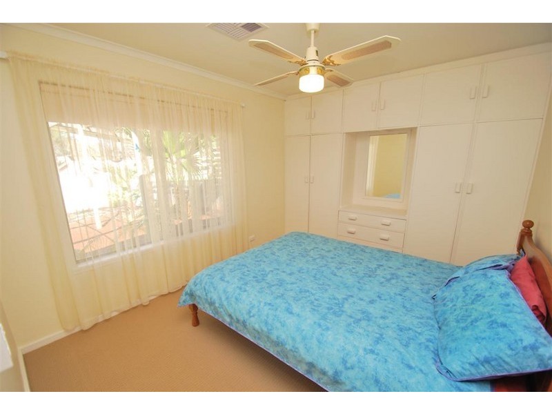 8 Blyth St, Happy Valley SA 5159