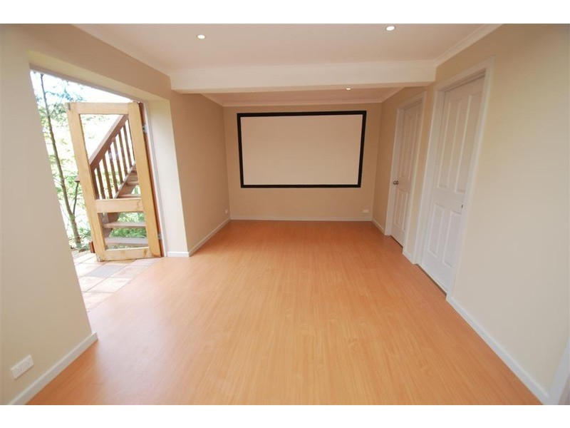 11 Challenger Ct, Happy Valley SA 5159