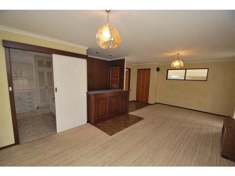 6 Montana Dr, Happy Valley SA 5159