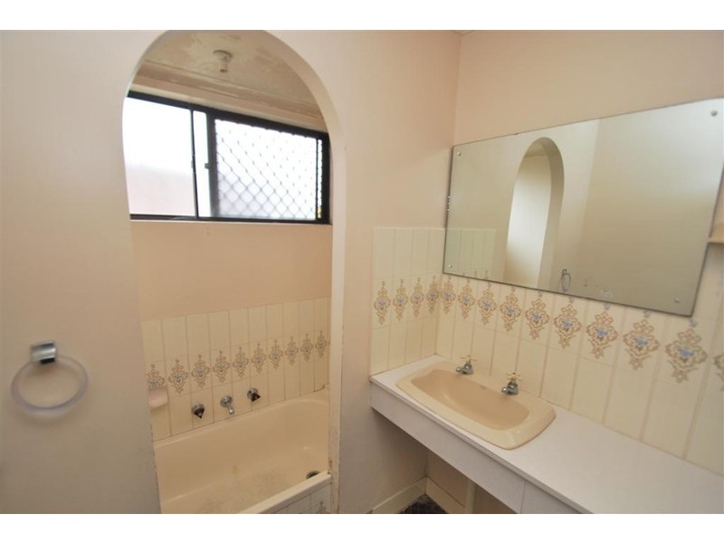 6 Montana Dr, Happy Valley SA 5159