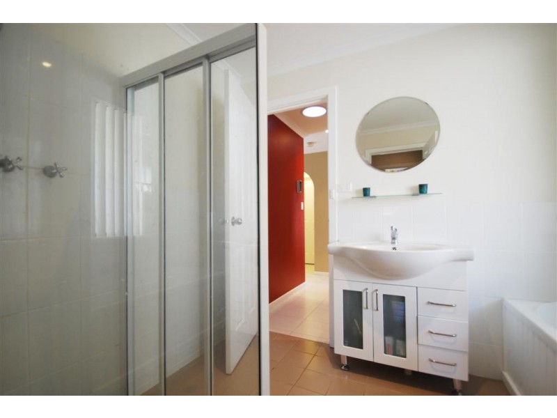 16 Sun Crescent, Happy Valley SA 5159