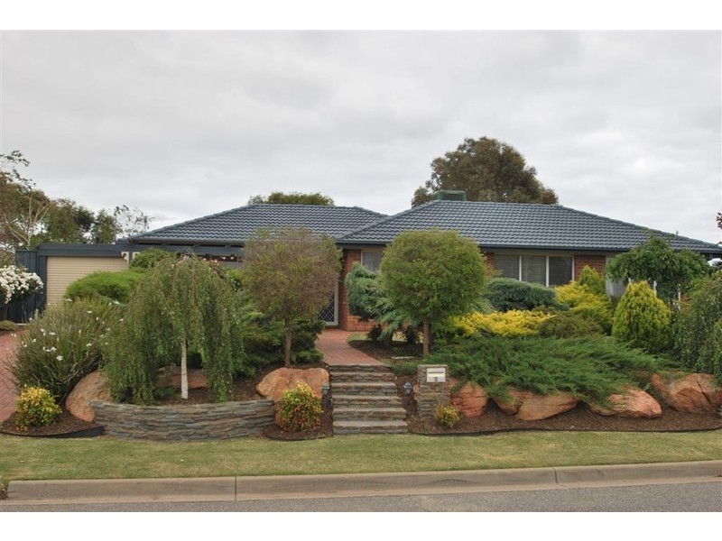 2 Bendigo Cl, Trott Park SA 5158