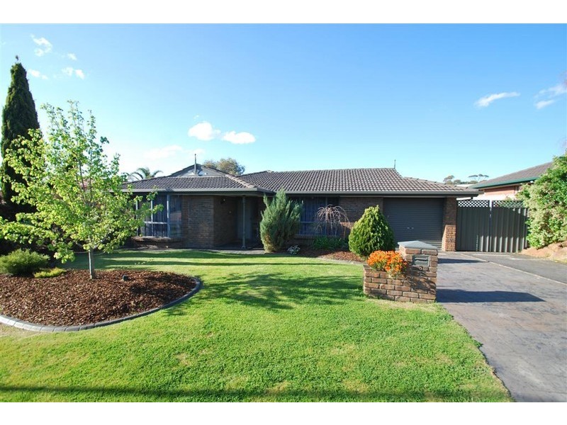 5 Tobin Cres, Woodcroft SA 5162
