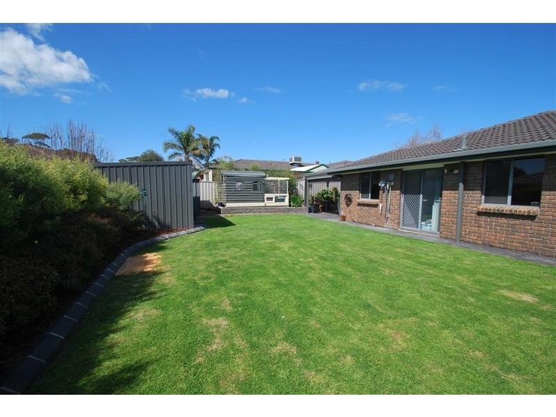 5 Tobin Cres, Woodcroft SA 5162