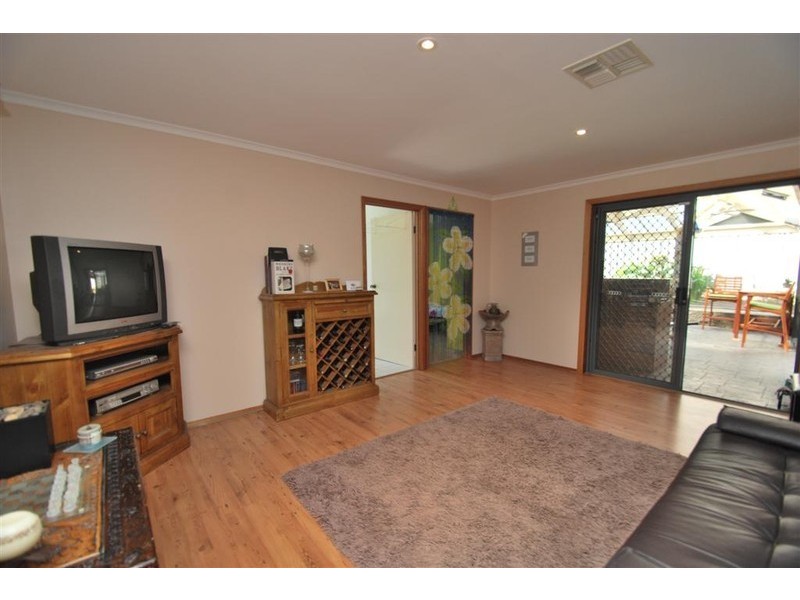 5 Tobin Cres, Woodcroft SA 5162
