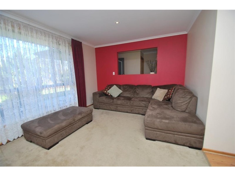 5 Tobin Cres, Woodcroft SA 5162
