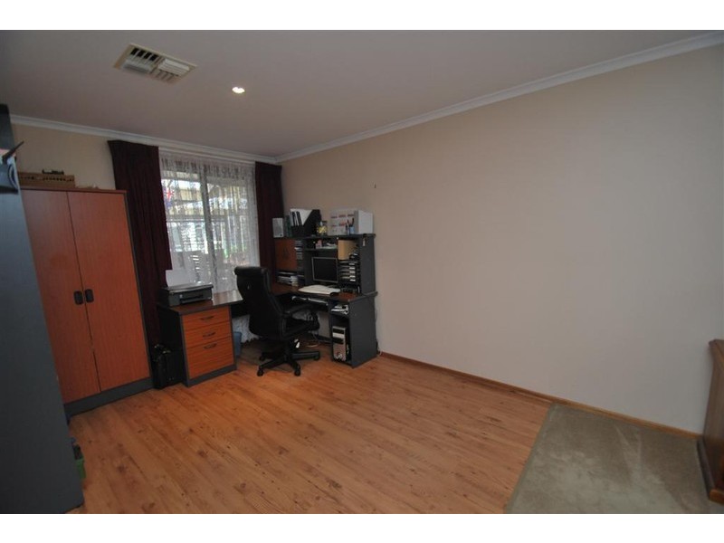 5 Tobin Cres, Woodcroft SA 5162