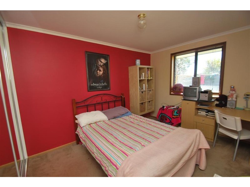 5 Tobin Cres, Woodcroft SA 5162